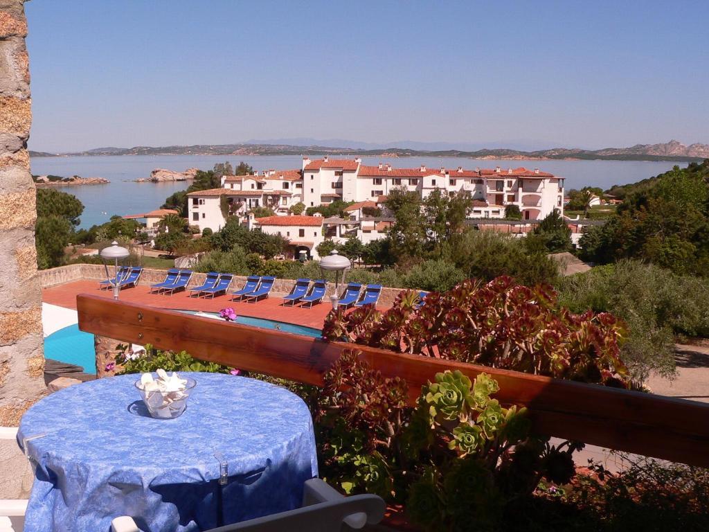 Hotel Olimpia Baja Sardinia Bilik gambar
