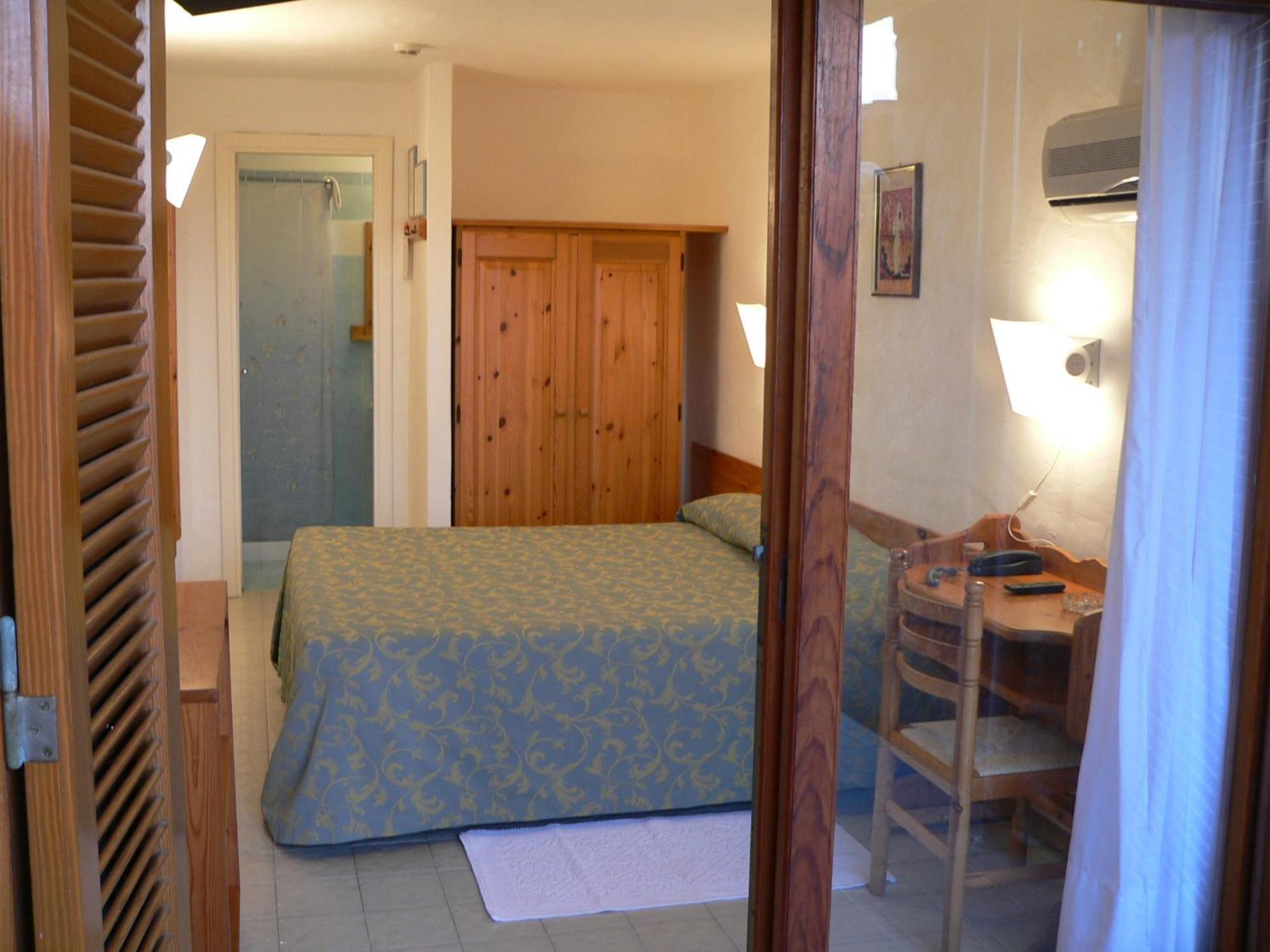 Hotel Olimpia Baja Sardinia Luaran gambar