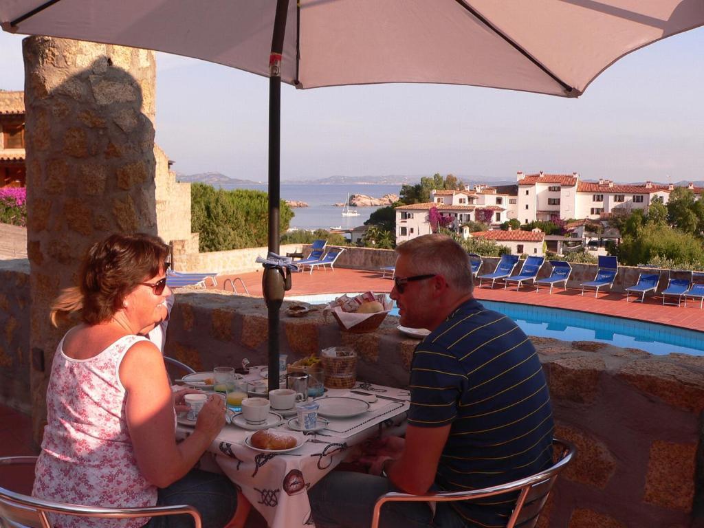 Hotel Olimpia Baja Sardinia Luaran gambar
